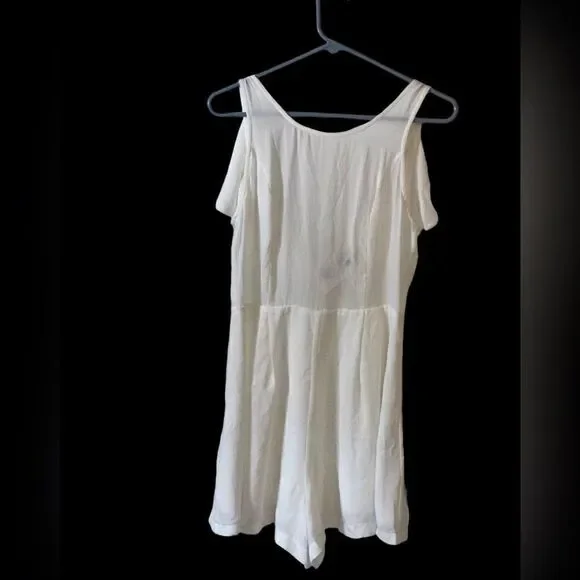 Alythea Peoples Nation White Romper Medium NWT - Picture 2 of 11